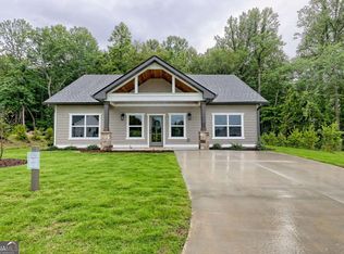 61 McTyeire Dr, Young Harris, GA 30582