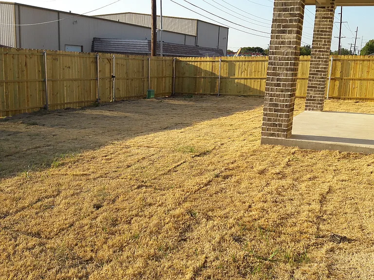 2208 Oliver Cir — Photo 17