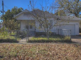 407 N 6th St, Henryetta, OK 74437