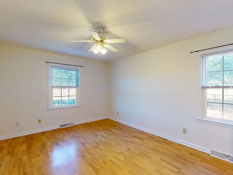 4015 Freedom Way — Photo 43
