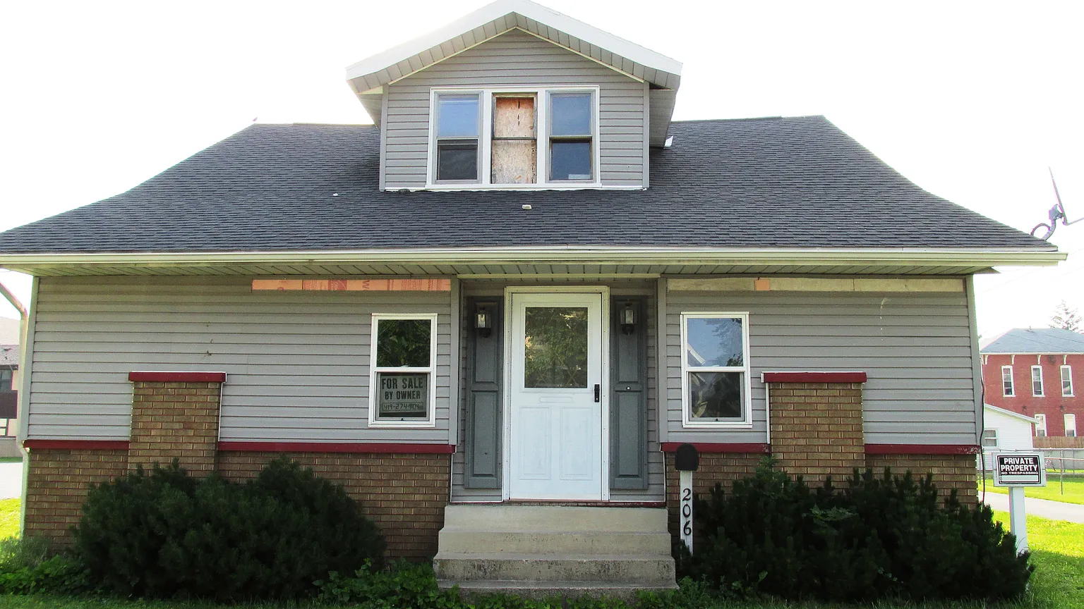 206 N 3rd St photo 1