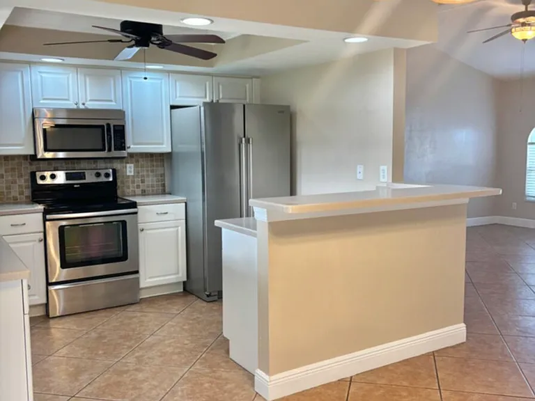 4343 SW Sands Blvd — Photo 32
