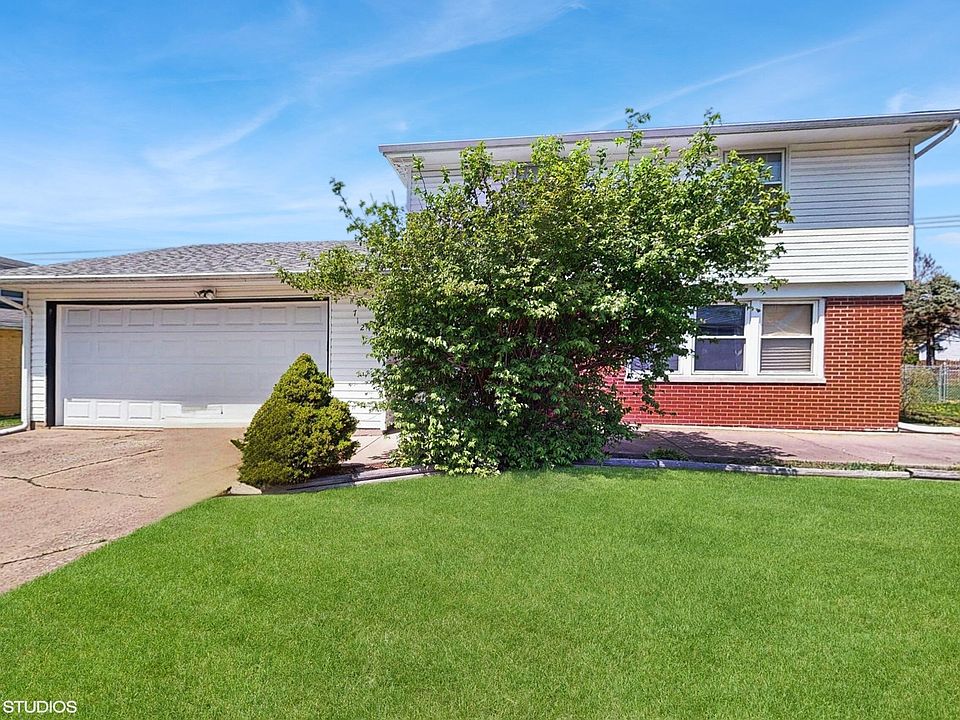 1st image of 712 W 66th Pl