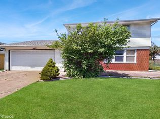 712 W 66th Pl, Merrillville, IN 46410