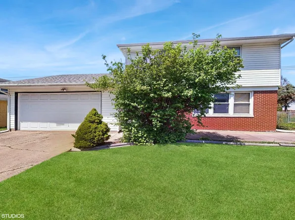 712 W 66th Pl, Merrillville, IN 46410