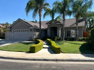 923 N Burgan Ave, Clovis, CA 93611