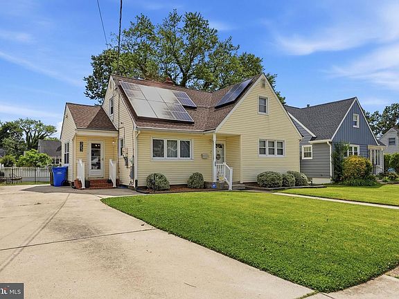 4th image of 353 Hendrickson Ave