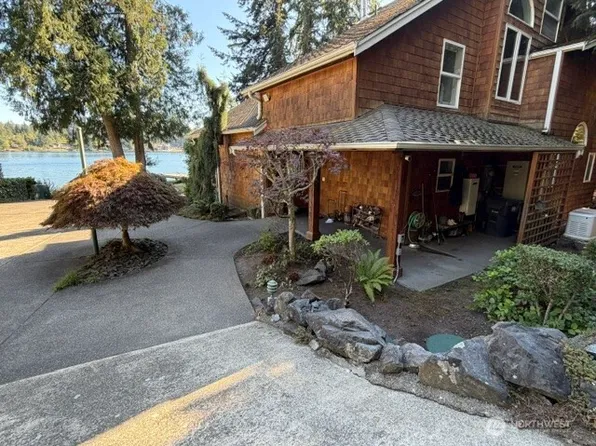 11512 Clear Lake North Road E, Eatonville, WA 98328