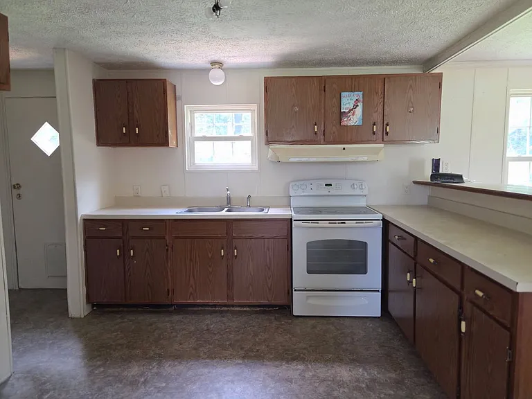 381 Hill Loop Rd — Photo 4