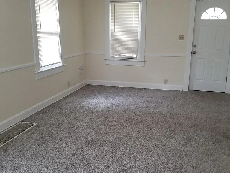2127 S Scott Ave — Photo 9
