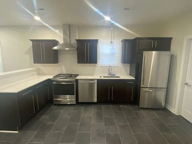 4064 Washington St #2 — Photo 5