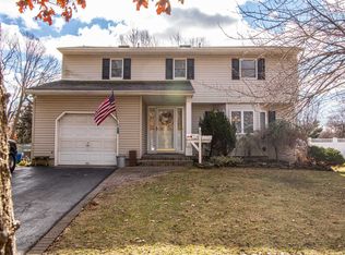 821 Tooker Ave, West Babylon, NY 11704