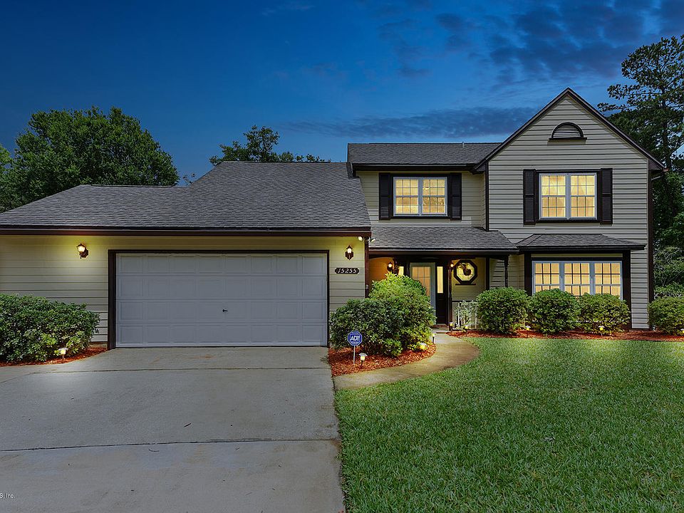 1st image of 15255 Landmark Cir N