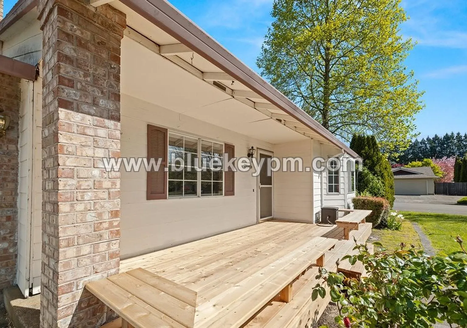 3 Bed, 2 Bath Home in Wilsonville on a Cul-de-sac with Large Backyard — Photo 4