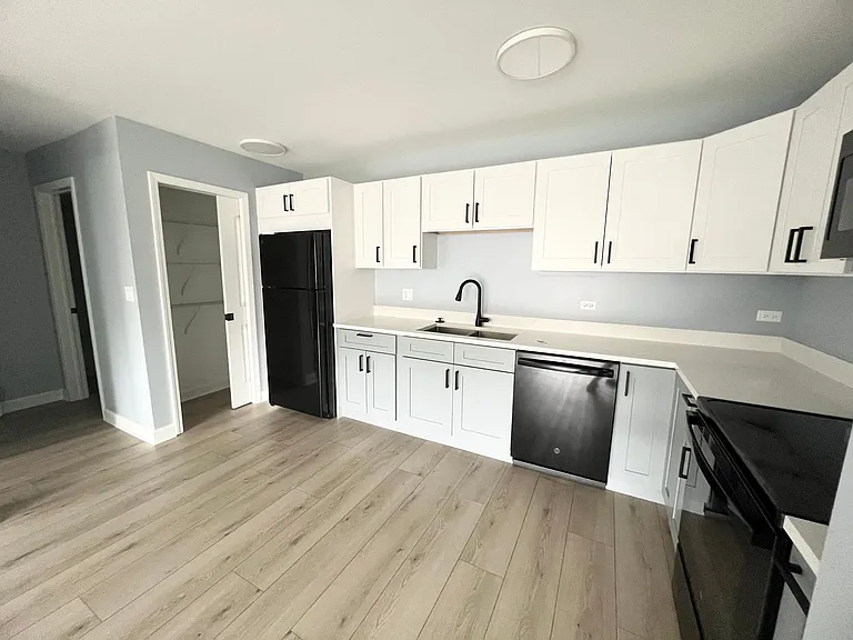 Halsted Park Apartments and Townhomes — Photo 22