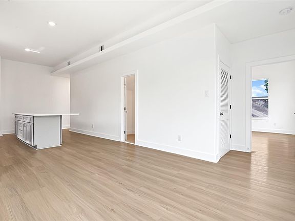 2nd image of 4602 Clay St #B