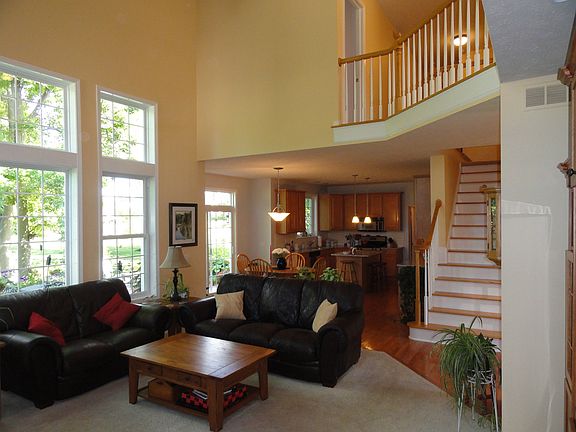 2nd image of 100 Jewelberry Dr