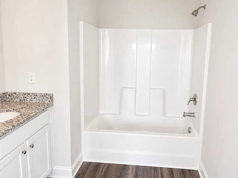 373 Oakwood Dr NW — Photo 10