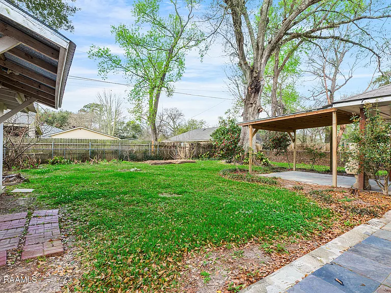 412 Normandy Rd — Photo 15