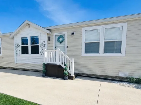 37886 Wolcott Ln, New Haven, MI 48048