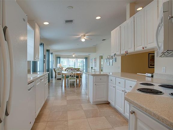 5th image of 11893 Delfina Ln