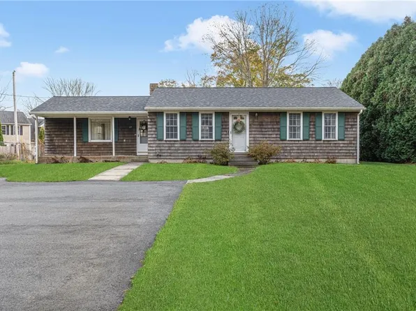 64 Emmett Ln, South Kingstown, RI 02879