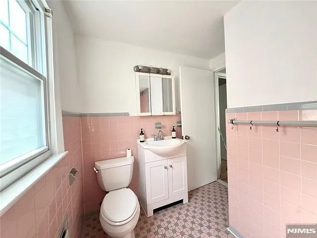 175 Van Winkle St #2 — Photo 14