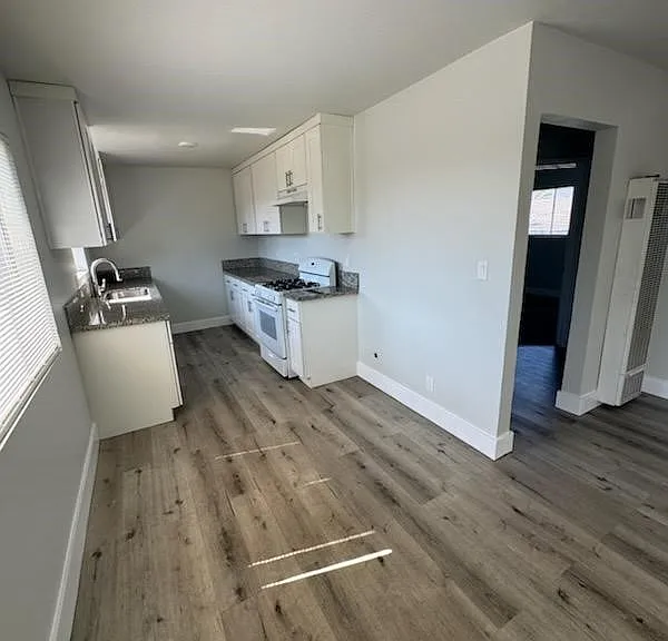 600 N Rose Ave #B — Photo 3