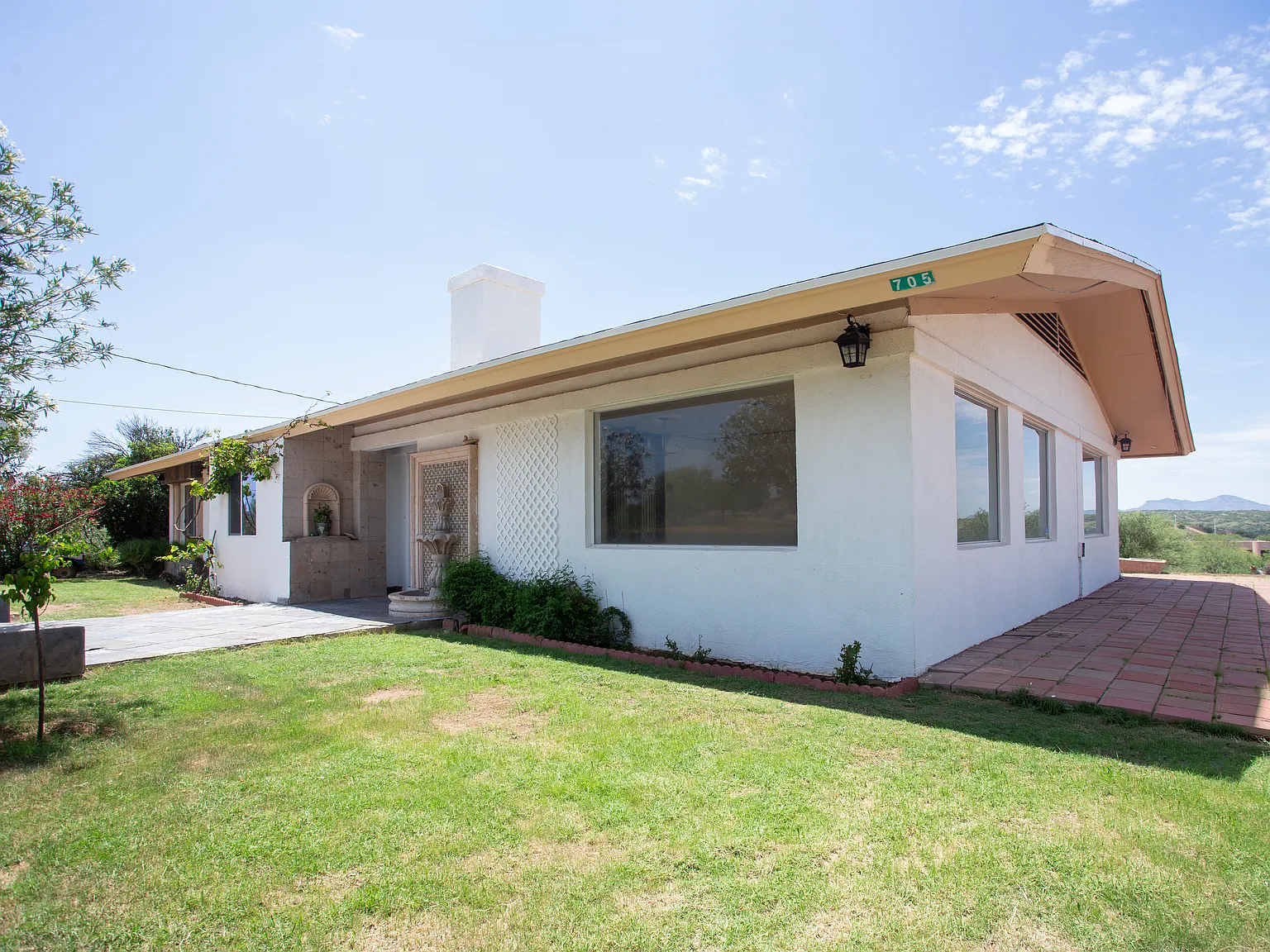 4 bed, 2.5 bath, 2667 sqft, $2,200 — Photo 3