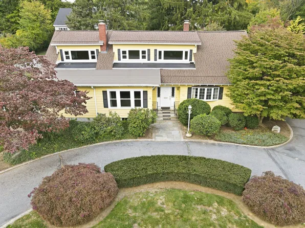 25 Commonwealth Ave, Attleboro, MA 02703