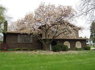 202 Harbor Rd, Erie, PA 16511