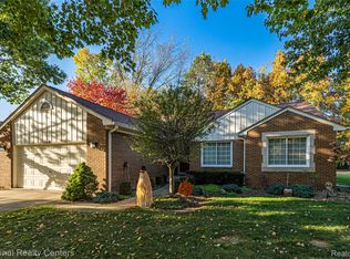 710 Turnberry Dr, Saint Clair, MI