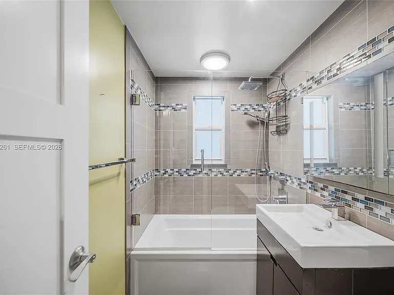 7207 Bay Dr #21 — Photo 15