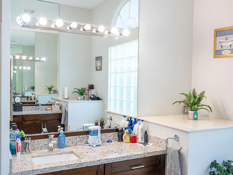 10122 Oak Meadow Ln — Photo 16