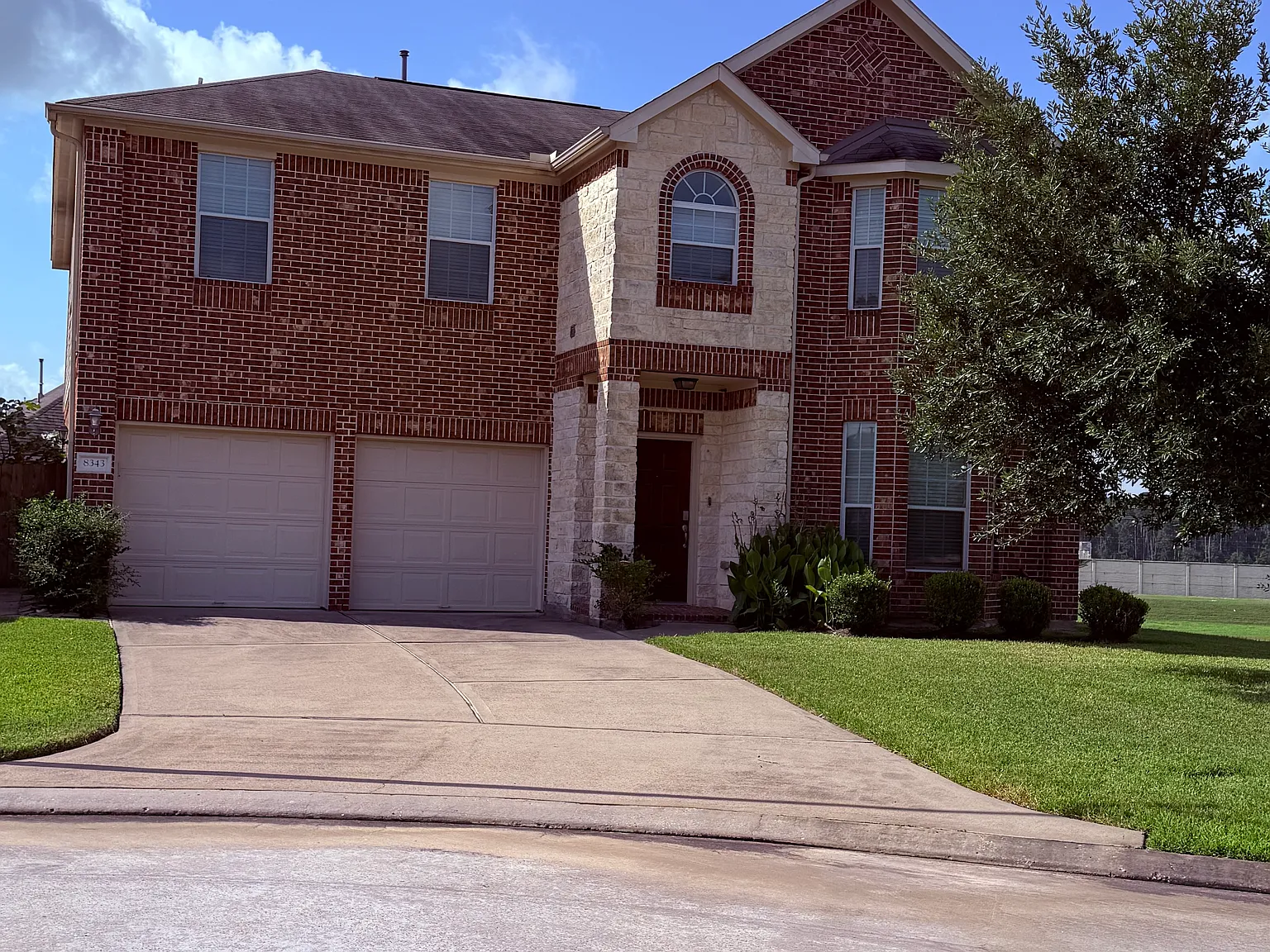 4 bed, 2.5 bath, 2644 sqft, $2,575 — Photo 2