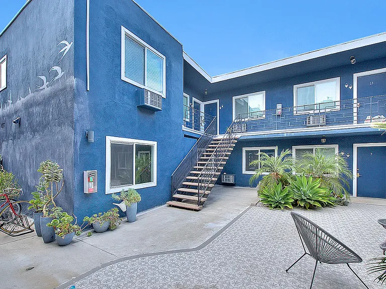 2830 S Sepulveda — Photo 48
