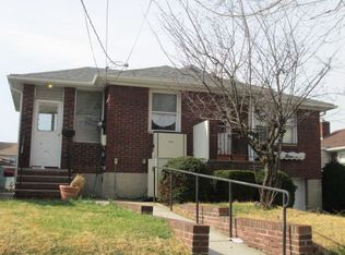 39 Houston St, Staten Island, NY 10302