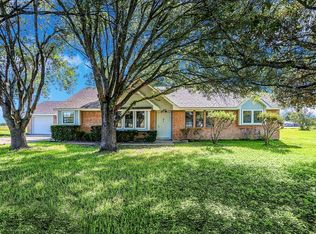 8924 Harvest Rd, Sealy, TX 77474