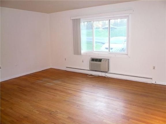 3rd image of 1202 Parr Lake Dr