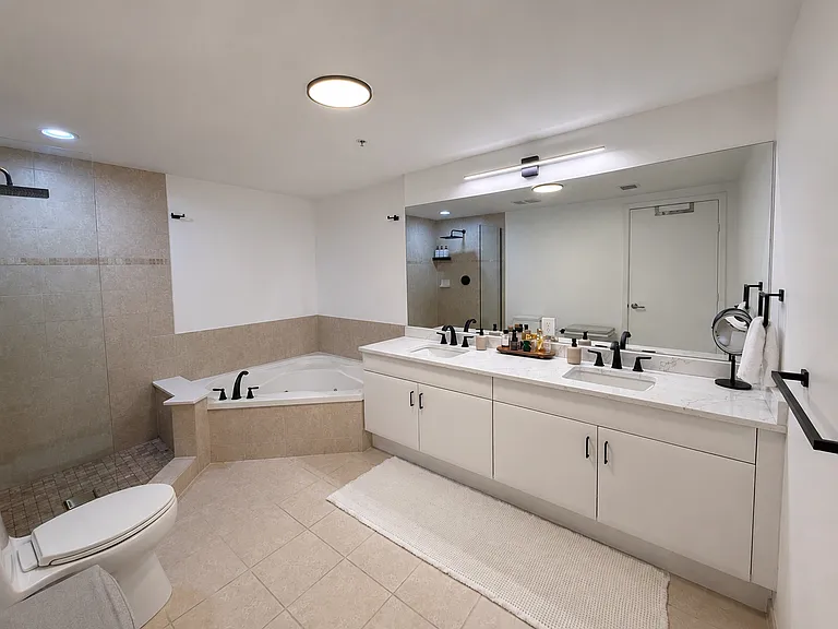 1861 NW South River Dr #Penthouse 4 — Photo 14