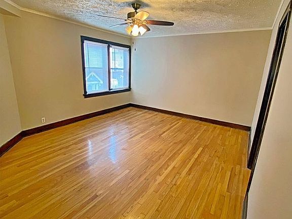 2nd image of 2221 Jones St #222116
