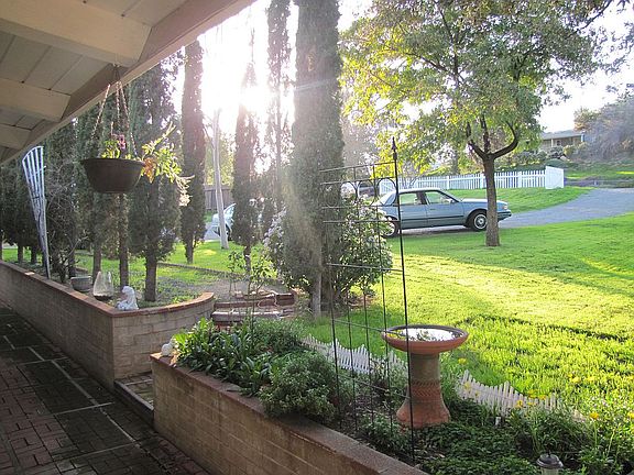2nd image of 1199 Tres Lomas Dr