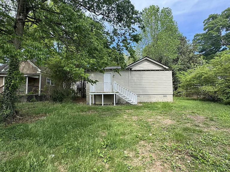 331 S McLin St SW — Photo 10