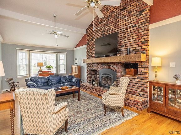 2nd image of 8372 Craine Dr