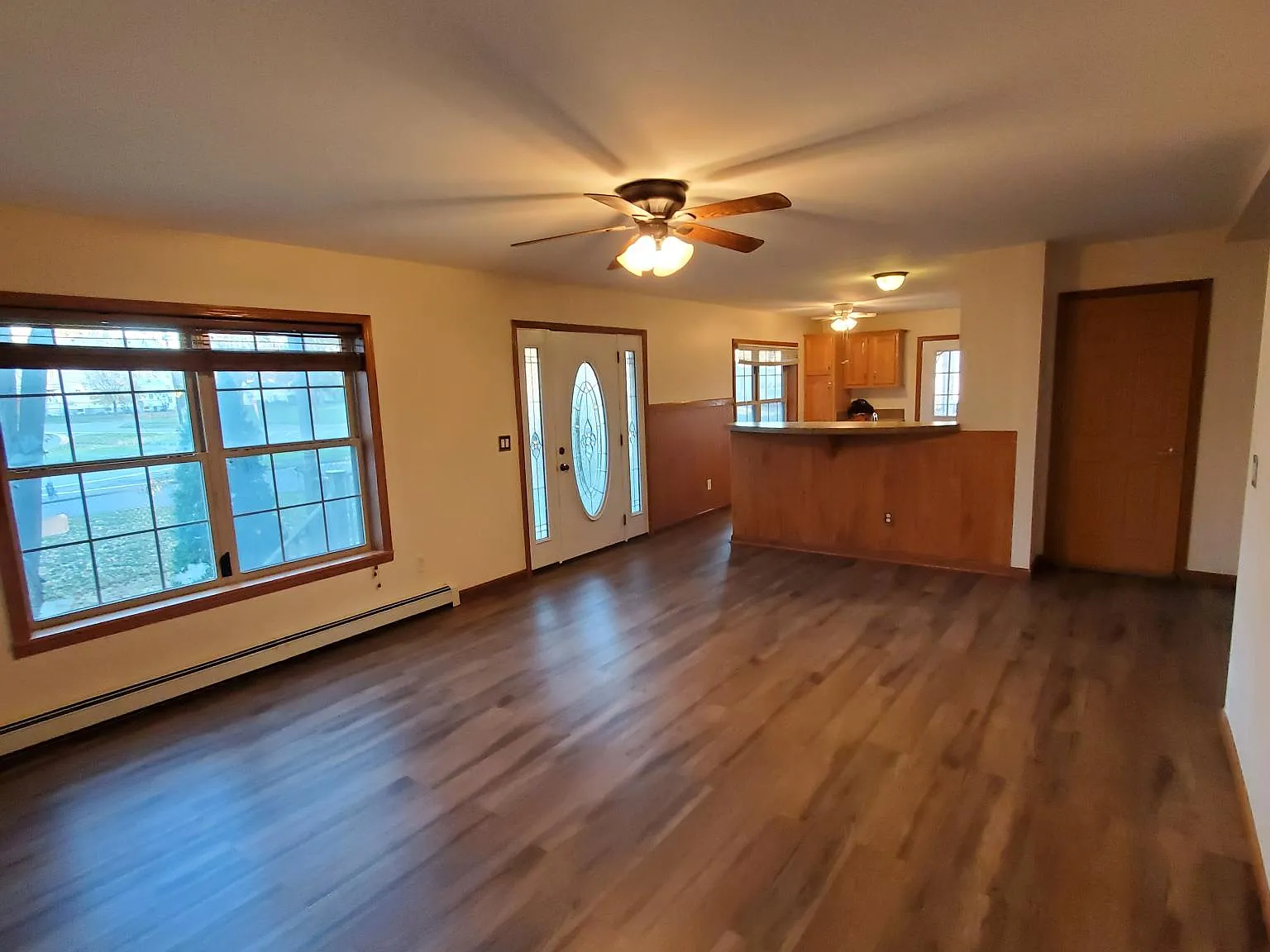 427 Trenton Ave — Photo 2