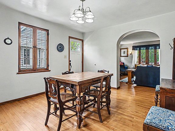 5th image of 304 N Wayne St