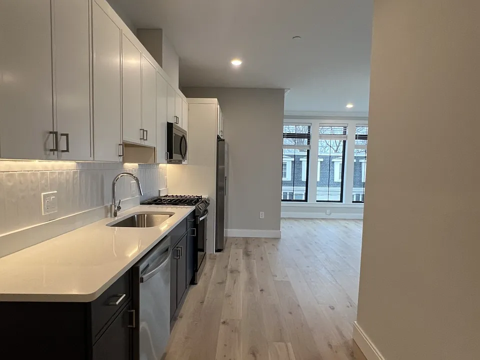157 Everett St #302A