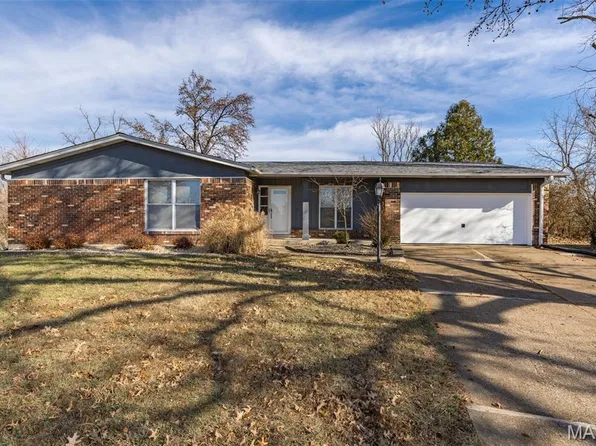 105 Timka Dr, Ballwin, MO 63011