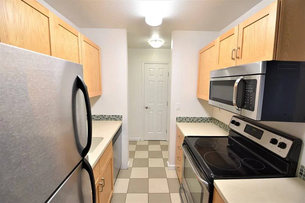4 bed, 1662 sqft, $6,230 — Photo 3