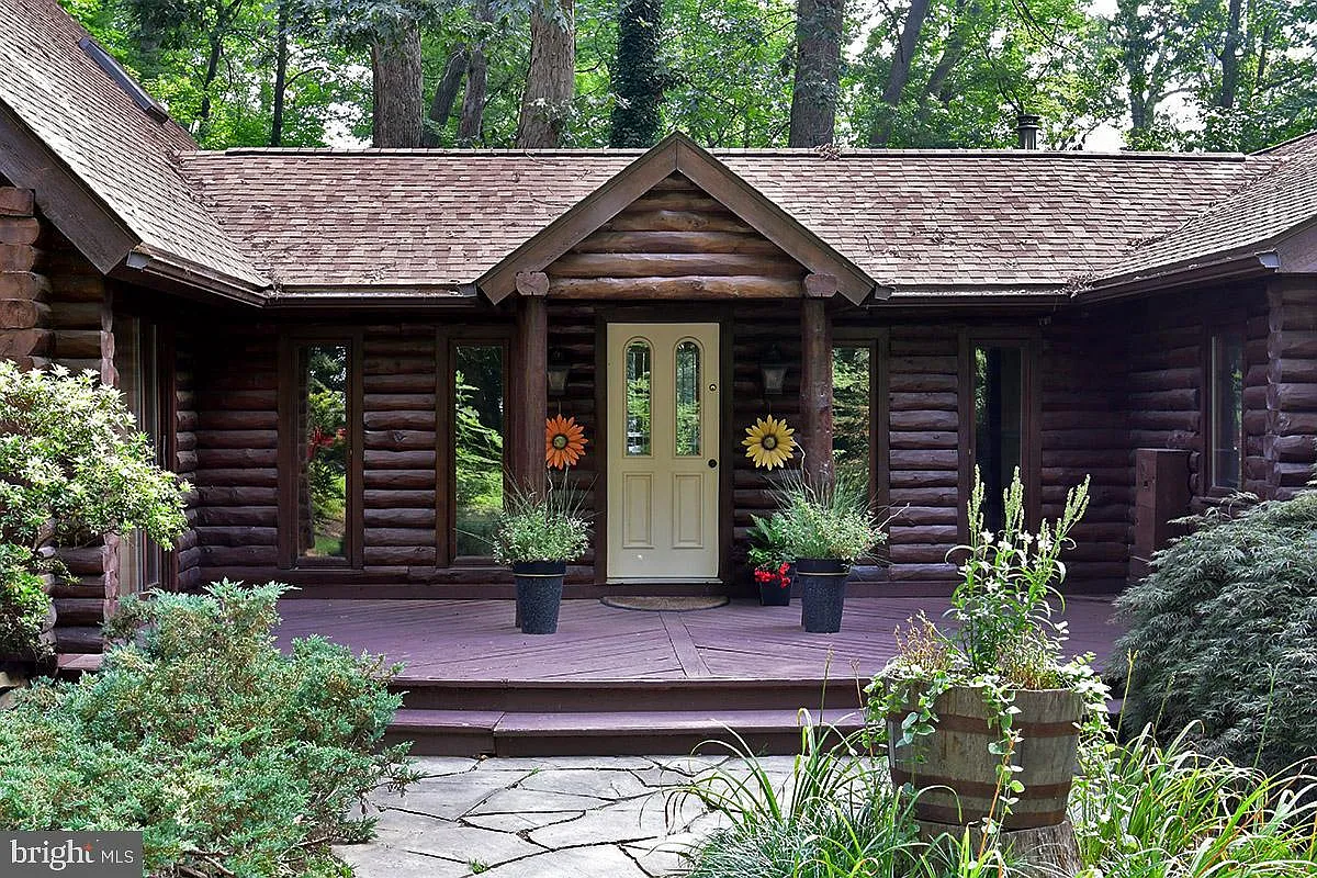 225 Black Rd photo 1